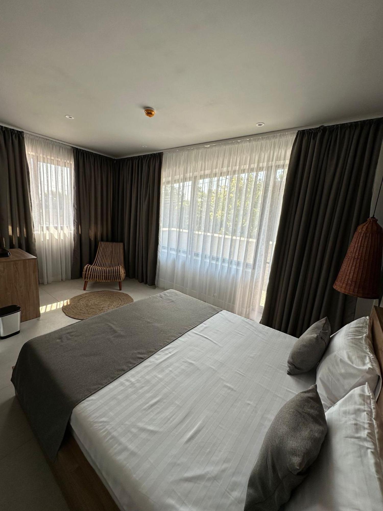 Luuma Hotel 2 Mai Luaran gambar